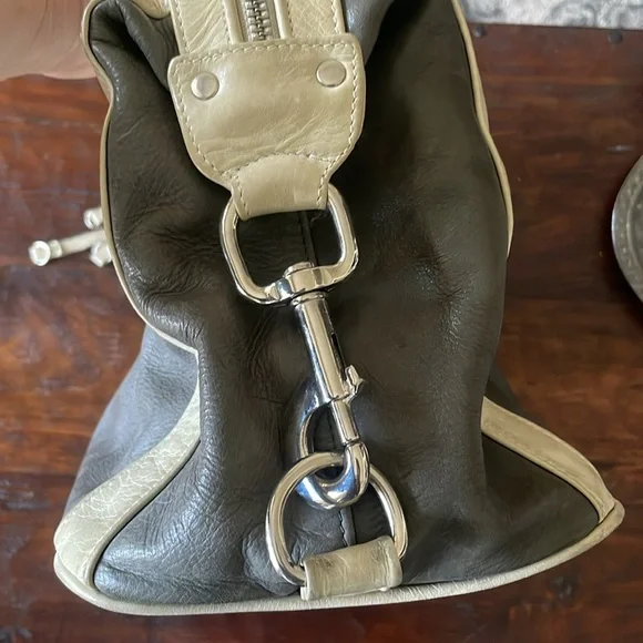 Rebecca Minkoff Bag Two Tone Crème/Grey
Leather Top Handle Bag - Picture 4 of 8